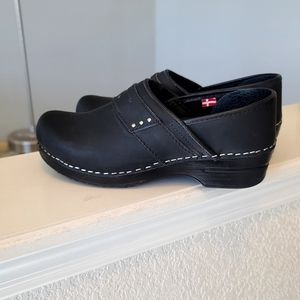 Sanita Clog Nurse Shoes in Black Size 7.5 Women